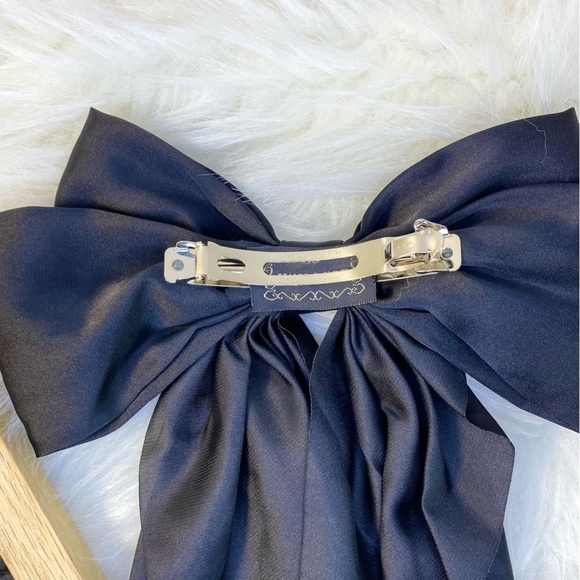 Big Hair Bow Satin Ribbon 🎀 Clip On Black Long Bow Goth Dark Punk - Picture 4 of 7